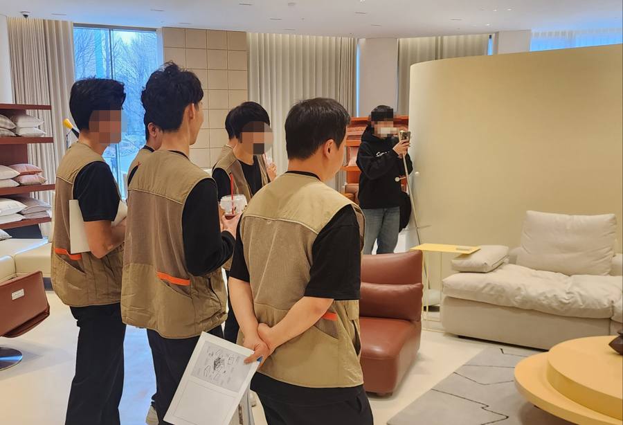 가구 쇼룸에서 진행한 현장 기술 교육